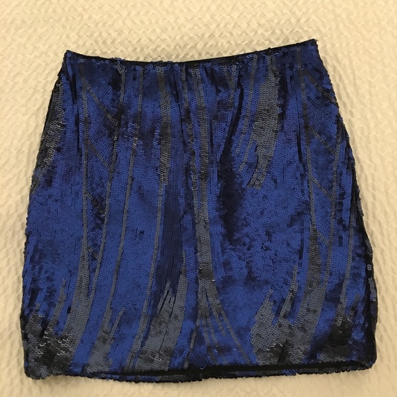 Bebe Holiday Blue sequin mini skirt Sz 4 - Picture 2 of 4